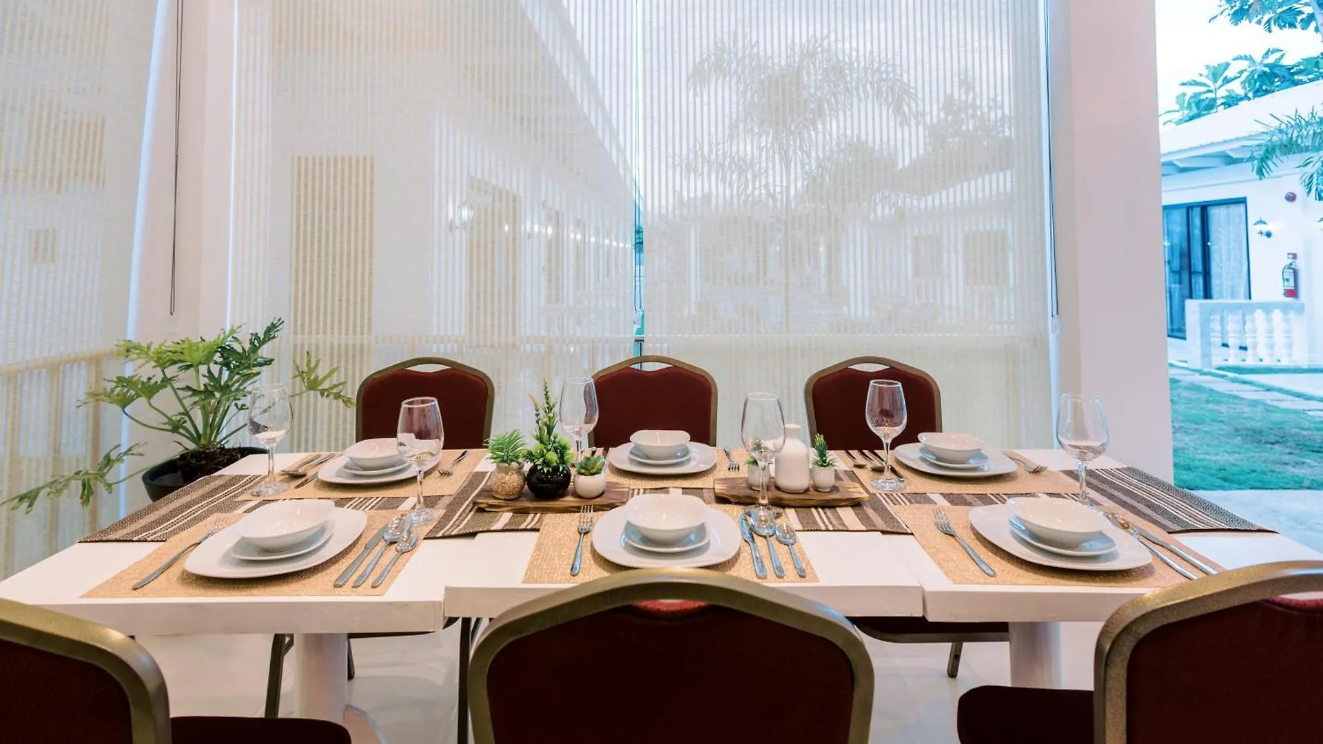 E L Westensee Resort (Adults Only) 다오 3*,  필리핀